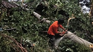 Angin Kencang Terjang Sumedang, Belasan Rumah Rusak