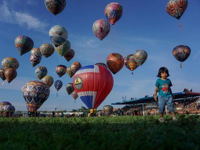 Langit Pekalongan Dipenuhi Balon Udara