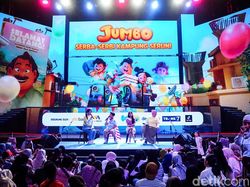 Video: Keseruan Pengunjung Nonton Meet and Greet Jumbo di TSM Cibubur