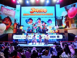 Video: Keseruan Pengunjung Nonton Meet and Greet Jumbo di TSM Cibubur