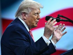 Trump: Sejujurnya Hal Favorit Saya Adalah Mengambil Minyak di Iran