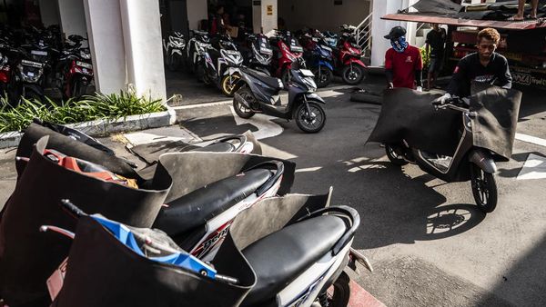 Ratusan Pemilir Ikuti Arus Balik Motor, Sepeda Diangkut Truk dari Semarang
