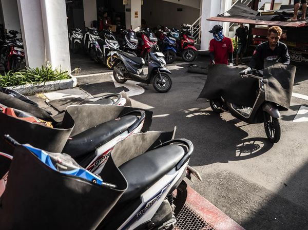 Ratusan Pemilir Ikuti Arus Balik Motor, Sepeda Diangkut Truk dari Semarang