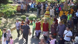 Meriahnya Sesaji Rewanda di Gua Kreo Semarang