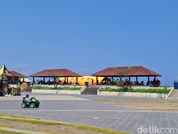 Pantai Mataram Membludak, Orang Tua Diminta Awasi Anak