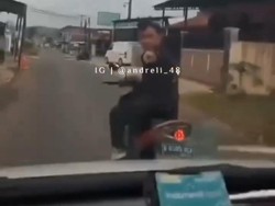 Viral Pemotor Ngamuk Pecahkan Kaca Mobil di Jalanan Ciamis