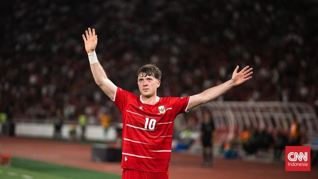 Aksi Ole Romeny saat Timnas Indonesia kalahkan Saint Kitts dan Nevis 4-0 pada laga perdana FIFA Series di Stadion Utama Gelora Bung Karno, Jakarta, Jumat (27/3) malam WIB. (CNNIndonesia/Adi Maulana Ibrahim)