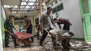 Angin Puting Beliung Hantam Ciamis, Puluhan Rumah Porak-poranda