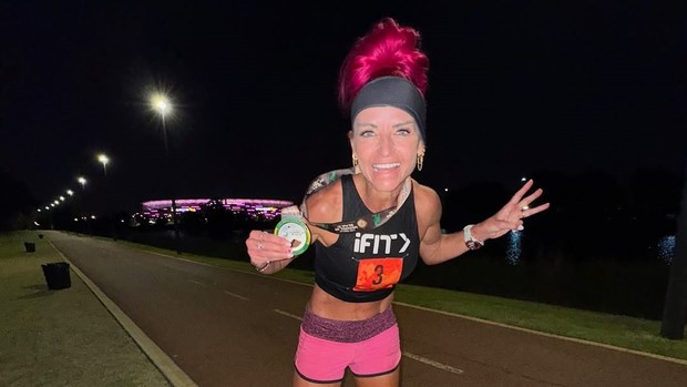 Ashley Paulson memiliki deretan prestasi luar biasa di dunia ultramarathon/Foto: Instagram.com/ashkickn Ashley Paulson memiliki deretan prestasi luar biasa di dunia ultramarathon, termasuk kemenangan di Jackpot 100 Mile yang menambah panjang daftar pencapaiannya.