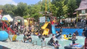 Foto: Wisata Bukit Tawap Sumenep Diserbu Wisatawan Saat Libur Lebaran