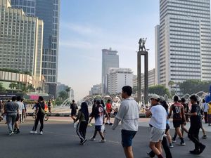 Warga Antusias Olahraga di CFD HI Usai Libur Lebaran: Bakar Opor-Rendang