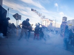 Trump Didemo di Berbagai Kota AS, Aksi di LA Diwarnai Gas Air Mata