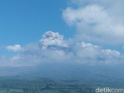 Gunung Semeru Kembali Erupsi, Status Masih Level 3 Siaga