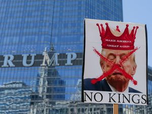 Gelombang Demo No Kings Protes Trump Menggema di AS