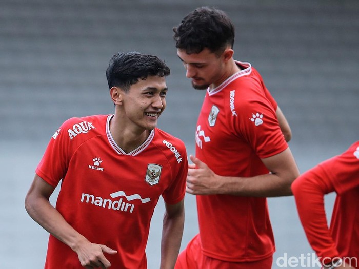 Skuad Timnas Indonesia terus mematangkan persiapan jelang laga final FIFA Series menghadapi Bulgaria. Latihan intensif digelar di Stadion Madya Senayan, Minggu (29/3/2026), guna memastikan kondisi tim berada pada performa terbaik.