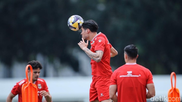Skuad Timnas Indonesia terus mematangkan persiapan jelang laga final FIFA Series menghadapi Bulgaria. Latihan intensif digelar di Stadion Madya Senayan, Minggu (29/3/2026), guna memastikan kondisi tim berada pada performa terbaik.