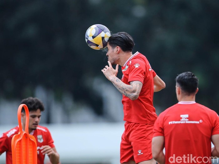 Skuad Timnas Indonesia terus mematangkan persiapan jelang laga final FIFA Series menghadapi Bulgaria. Latihan intensif digelar di Stadion Madya Senayan, Minggu (29/3/2026), guna memastikan kondisi tim berada pada performa terbaik.