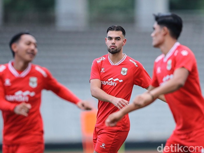 Skuad Timnas Indonesia terus mematangkan persiapan jelang laga final FIFA Series menghadapi Bulgaria. Latihan intensif digelar di Stadion Madya Senayan, Minggu (29/3/2026), guna memastikan kondisi tim berada pada performa terbaik.