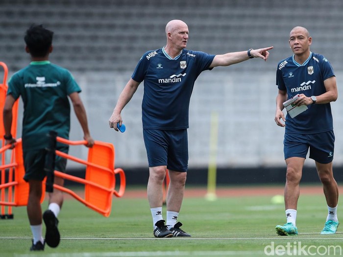Skuad Timnas Indonesia terus mematangkan persiapan jelang laga final FIFA Series menghadapi Bulgaria. Latihan intensif digelar di Stadion Madya Senayan, Minggu (29/3/2026), guna memastikan kondisi tim berada pada performa terbaik.