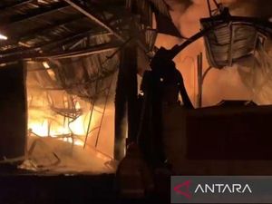 Kebakaran Pabrik Terpal di Bogor Padam Usai 7 Jam, Tak Ada Korban Jiwa