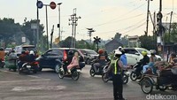 Hari Terakhir Arus Balik, Simpang Mengkreng Padat Merayap