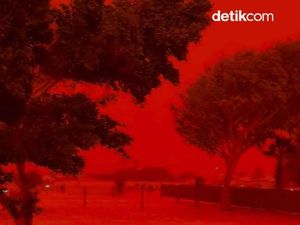Video: Langit di Australia Mendadak Merah, Kenapa?