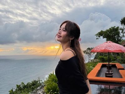 Foto Lisa BLACKPINK Enjoy Liburan di Bali