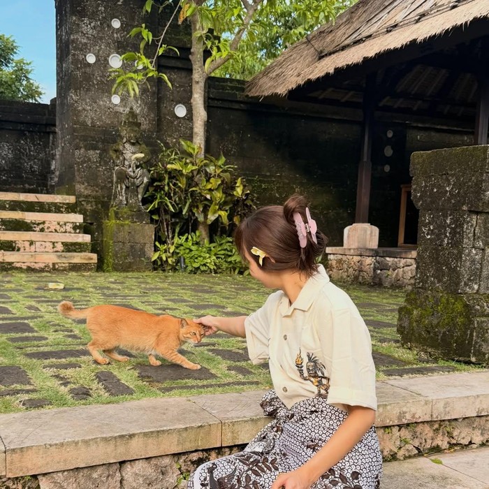 Foto Lisa BLACKPINK Enjoy Liburan di Bali