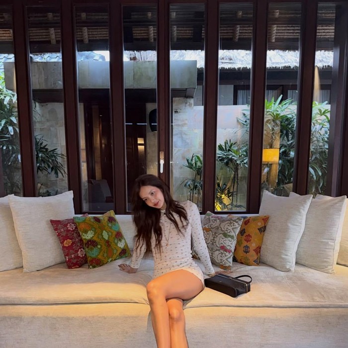 Foto Lisa BLACKPINK Enjoy Liburan di Bali
