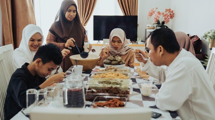 Kembali ke Pola Makan Waras Setelah Lebaran