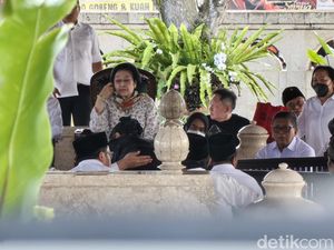 Momen Megawati Ziarah di Makam Ayahnya Bung Karno Kota Blitar