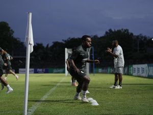 Babak Pertama Kendal Tornado Vs PSS Sleman Sama Kuat 0-0