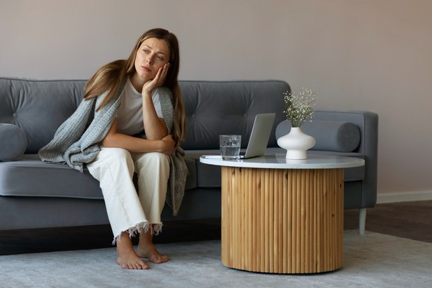 Ciri kepribadian terakhir adalah kepekaan terhadap sensasi tubuh atau ketidaknyamanan fisik.