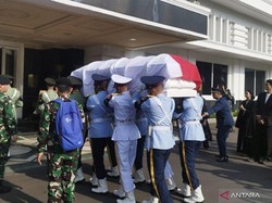 Jenazah Mantan Menhan Juwono Sudarsono Disemayamkan di Gedung Kemhan