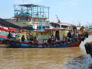 Video: Warga Juwana di Pati Gelar Sedekah Laut, Larung Kepala Kerbau-Kambing