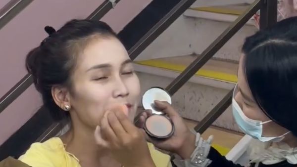 Momen Kocak Pemotretan Ayu Ting Ting di China, Makeup Belang Bikin Ngakak