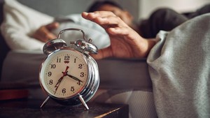 Doa Bangun Tidur dan Artinya, serta Adab yang Perlu Diamalkan