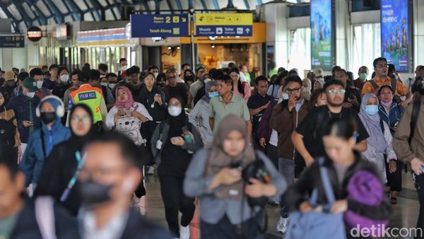 Jakarta Kembali Sibuk, Kebijakan WFH Masih Dikaji