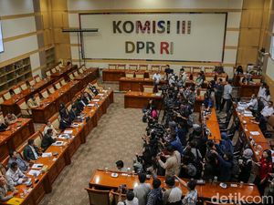 Video: Komisi III DPR Minta Hakim Pertimbangkan Amsal Sitepu Diputus Bebas