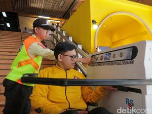 Keren! Stasiun Cikini Kini Punya Lift Khusus Disabilitas