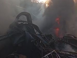 Damkar Ungkap Kendala Pemadaman Api Pabrik Terpal di Bogor