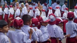 Libur Usai, Siswa-siswi Kembali ke Bangku Sekolah