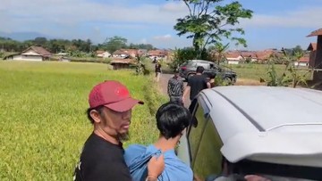 Momen Duo Pembunuh Pria dalam Freezer di Bekasi Ditangkap Polisi