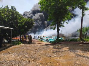 Pabrik Helm di Bogor Kebakaran, Kerugian Diperkirakan Capai Puluhan Miliar