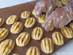 Menengok Produksi Pie Nanas Tanpa Selai Khas Kota Blitar