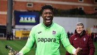 Onana Bikin MU Dilema