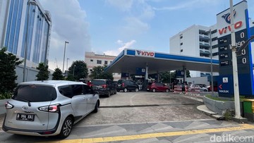 Berita dari Detik Finance: Bareng Pertamina, BP &amp; VIVO Tidak Naikkan Harga BBM