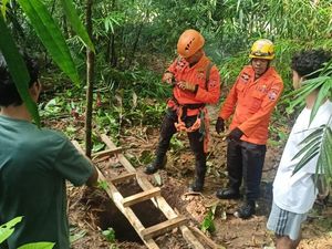 Nana Terperosok ke Sumur Tua Saat Tebang Bambu di Ciamis