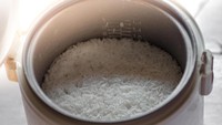 Masak Nasi, tapi Sering Basi? Coba Lakukan 3 Tips Sederhana Ini