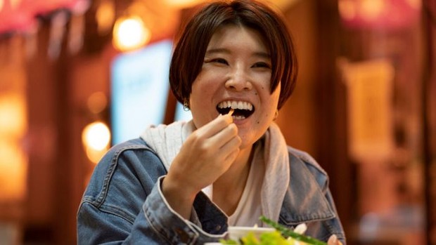 Ilustrasi Orang yang Jarang Posting Makanan/Foto: Freepik.com